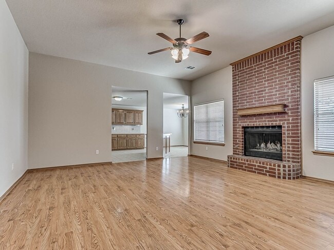 Photo - 4 Bed | 2 Bath | 2 Car Garage - Edmond Schools - North Hampton Addition