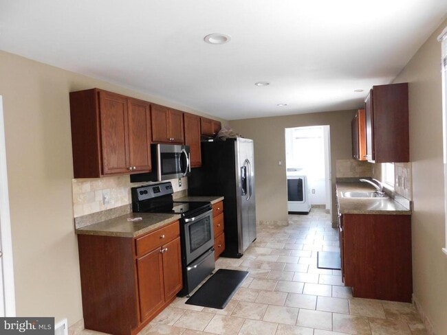 Photo - 737 Churchville Rd