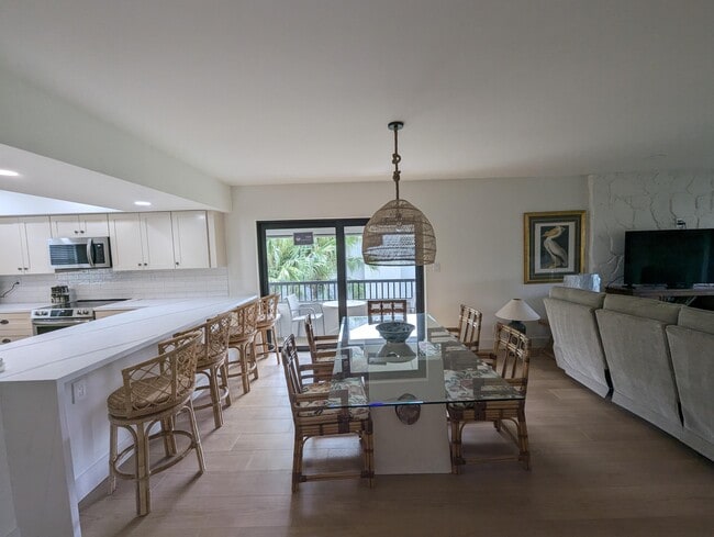 Photo - 404 Clubhouse Cir