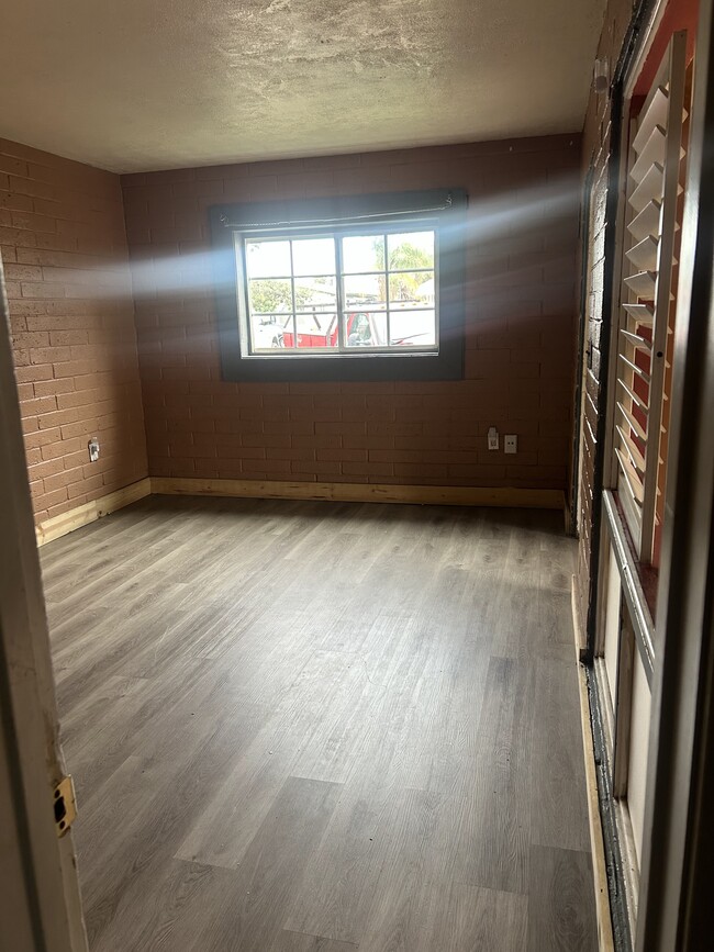 Photo - 155 E 15th Ave