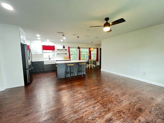 Beautifully Renovated 3 Bedroom Single Family Near Cleveland Heights Golf Course