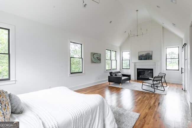 Photo - 430 Allendale Dr SE