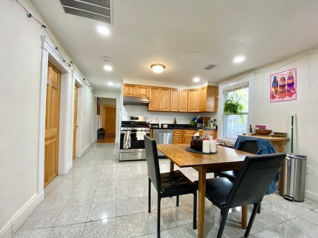 Photo - 14 Logan St Unit 1