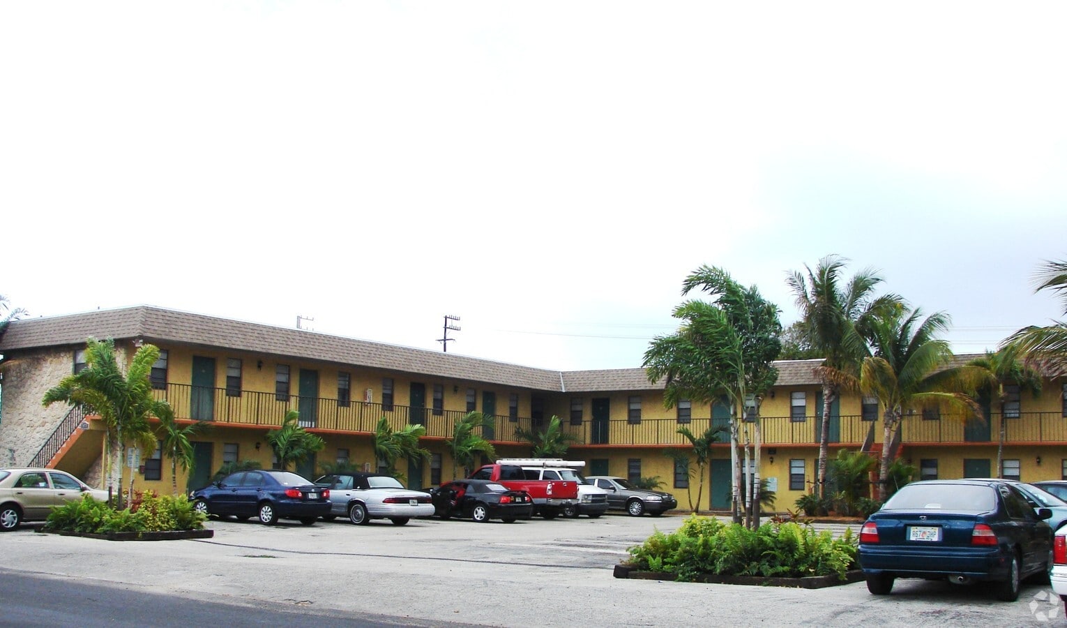 Photo - Palm Grove Apartments