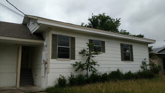 Photo - Nice older house in N Austin