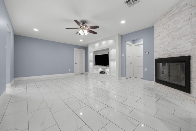 Photo - 15303 Tonya Dr