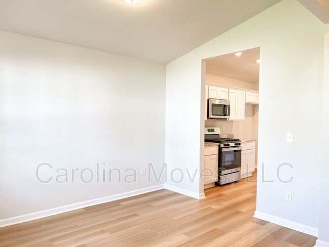 Photo - 121 Braxton Dr