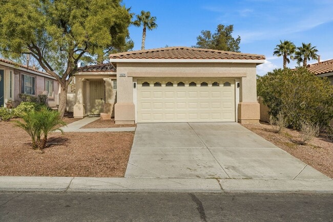 Photo - SUMMERLIN NORTH!!! SINGLE STORY!!! LARGE YARD!!! RECENTLY RENOVATED!!! NEW CARPET!!! NEAR DOWNTOW...