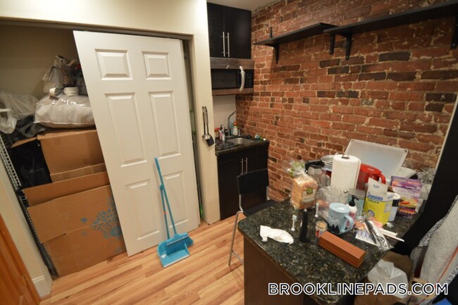 1689 Beacon St Unidad 6