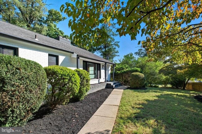 Photo - 2539 Gallows Rd