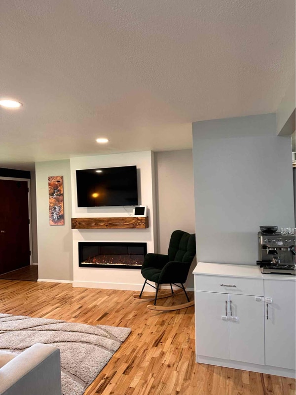 Photo - 712 25th Ave NE