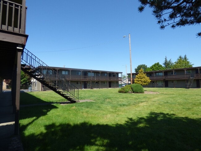 Waular04-Park Place Apartments