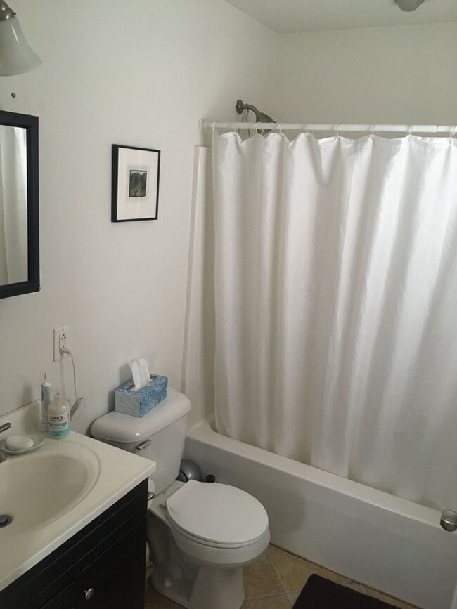 Building Photo - 205-207 N. Ingersoll Street Unit 207 N. Ingersoll Street