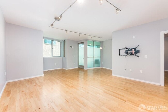 Photo - 69 Clementina St