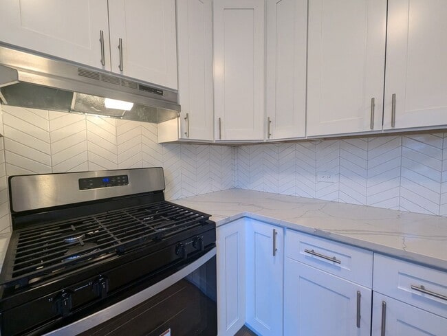 Photo - 4602 N Winchester Ave Unit 1E
