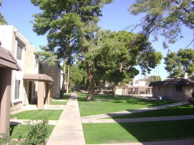 3 BEDROOMS FOR LEASE NEAR LIGHT RAIL - 3 BEDROOMS FOR LEASE NEAR LIGHT RAIL Apartamento Unidad 161