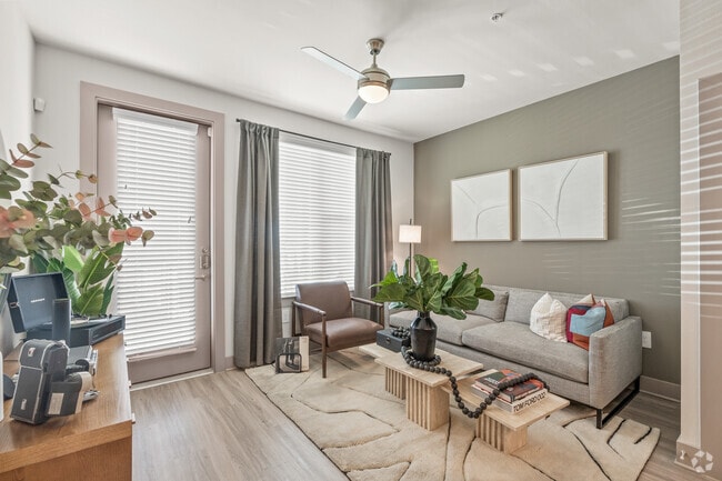 1BR, 1BA - 722 SQFT - Living Room - Jefferson Cedar Ridge