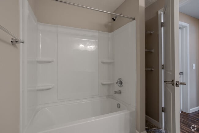 2BR, 2BA - 957SF (The Sandusky)