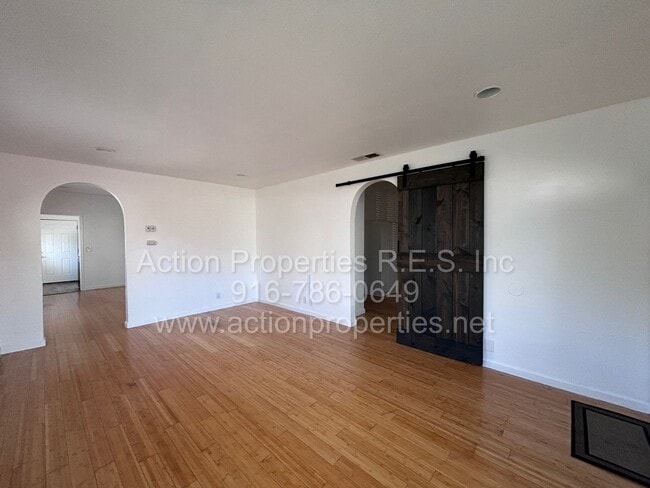 Photo - Downtown Roseville - 2 Bed, 1 Bath - Single Level Bungalow - Landscaping Included - Utilities Inc...