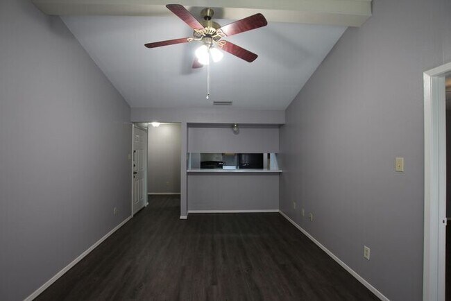 Photo - 1 Bed 1 Bath, Upstairs Apartment Unit at H...