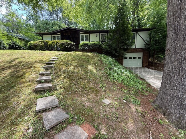 Building Photo - 1240 Fenimore St Rental