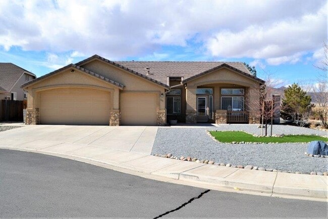 Building Photo - 111 Brassie Ct