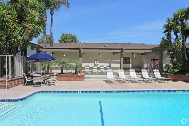 Sierra West Apartments