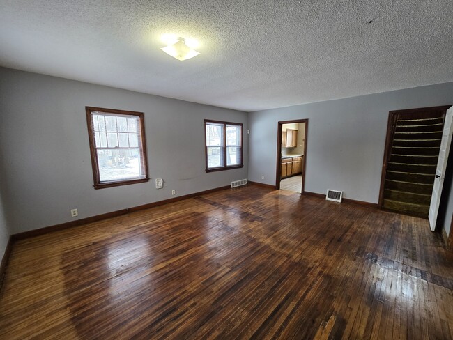 401 Charles St