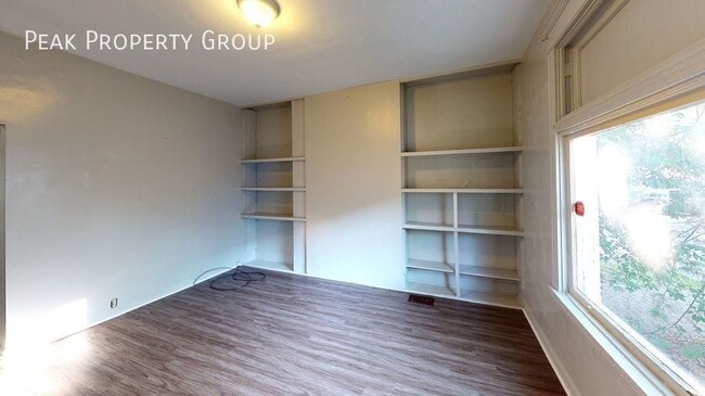 Photo - 2535 Vestry Ave