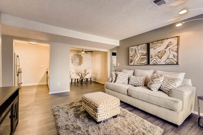 Villas at Holly | Centennial, Co. Apartments