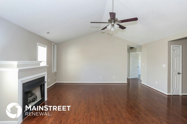 Photo - 102 Silver Glenn Dr