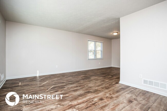 Photo - 537 Plainville Dr SW