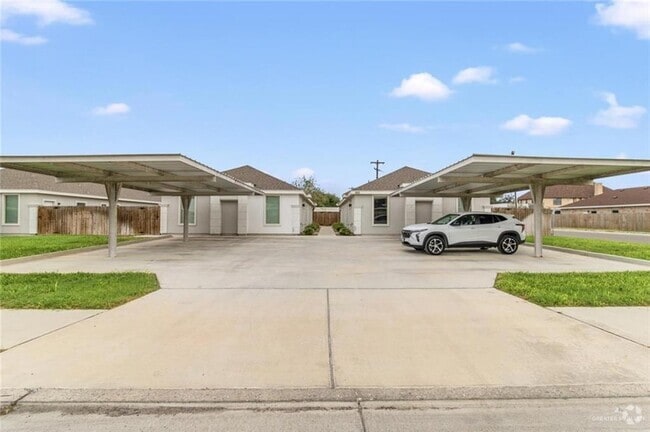 Building Photo - 908 Kentucky St Unit 3 Rental