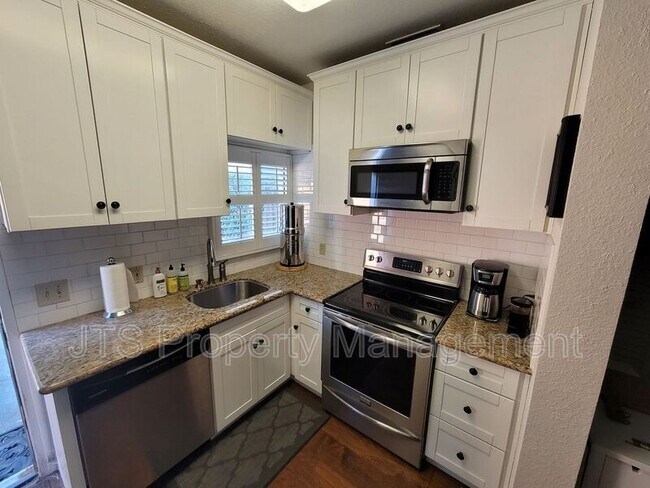 Photo - 1717 H St Unit 4