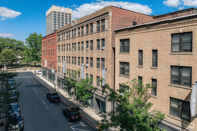 Building Photo - Portside on the Grid Rental