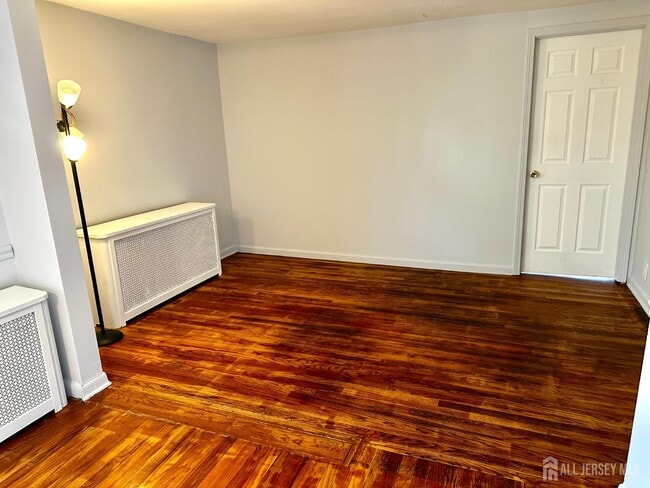 Photo - 428 New Market Rd Unit 2