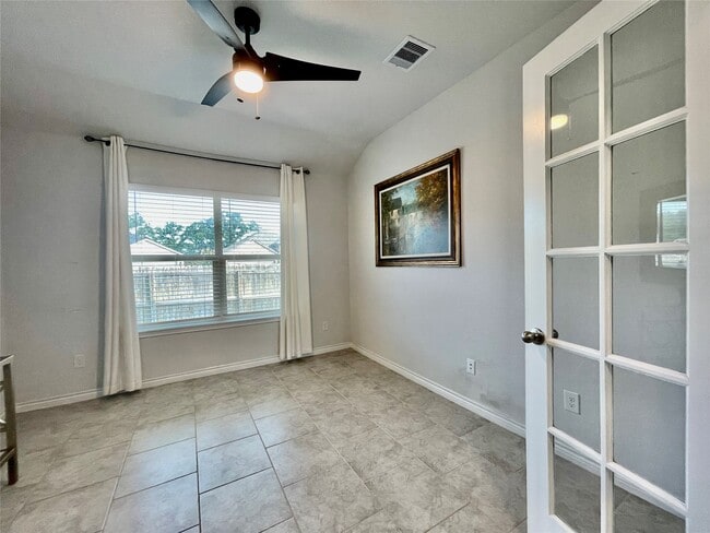 Building Photo - 1916 Thorndyke Ln