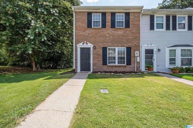 1402 Applegate Dr