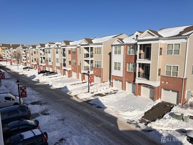 Building Photo - 365 Lehigh Ave Unit 309