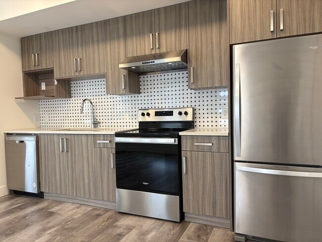 320 Mills Rd Unit 1