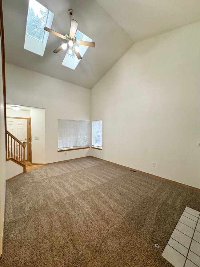 Photo - Charming 3 Bed/2 Bath Home with Attached 2 Car Garage in Mariana Butte