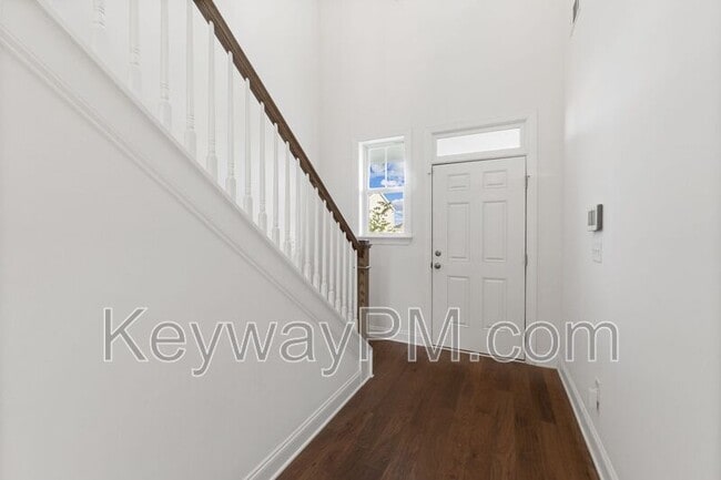 Photo - 738 Woodvine Dr