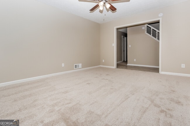 Photo - 3851 Sundowner Ct SE