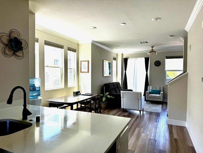 Photo - 1438 Cherry Cir