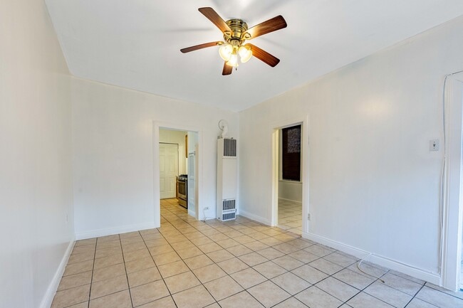 Photo - 2109 W Cullerton St