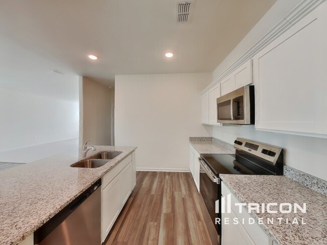 Photo - 305 Nasturtium Wy