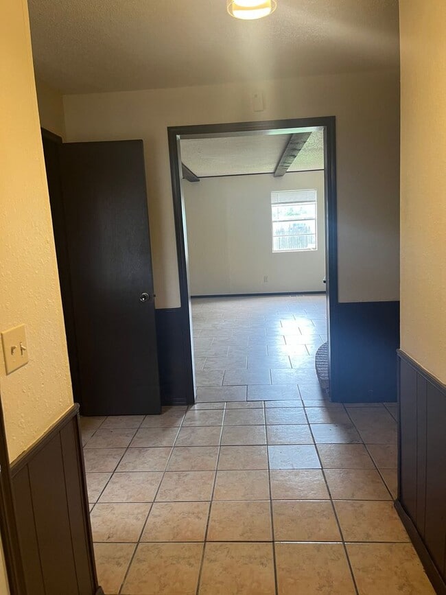 Photo - 6810 Lancer Ln