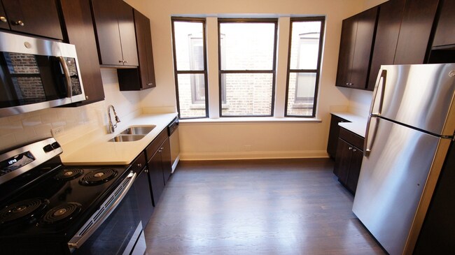 Building Photo - 2323 N Kedzie Blvd Rental