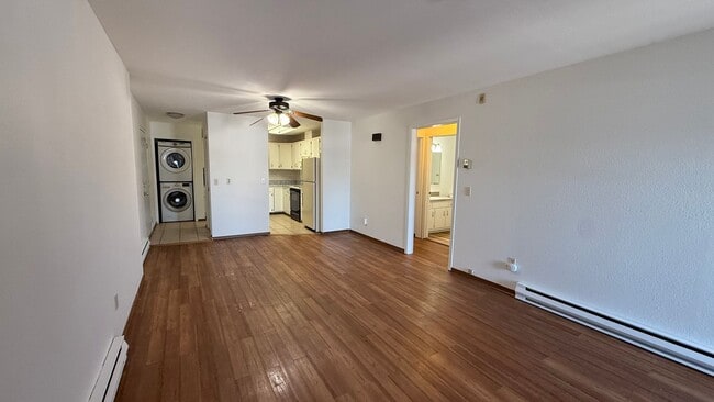 Building Photo - A quaint (2) Bed, (1) Bath unit with mountain views!