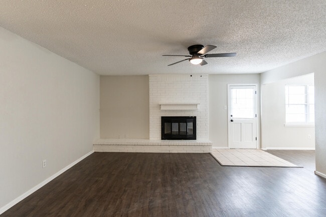 Photo - 6135 38th St